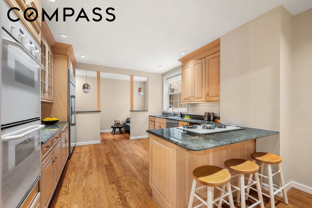 1016 Fifth Avenue, Unit 9A photo 7