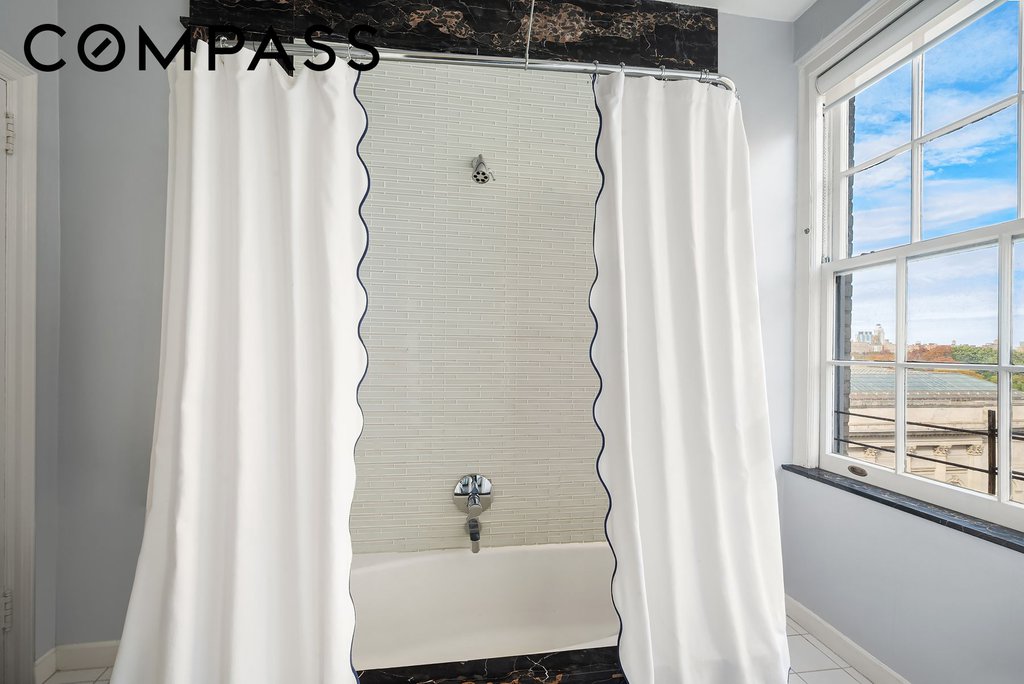 1016 Fifth Avenue, Unit 9A photo 12
