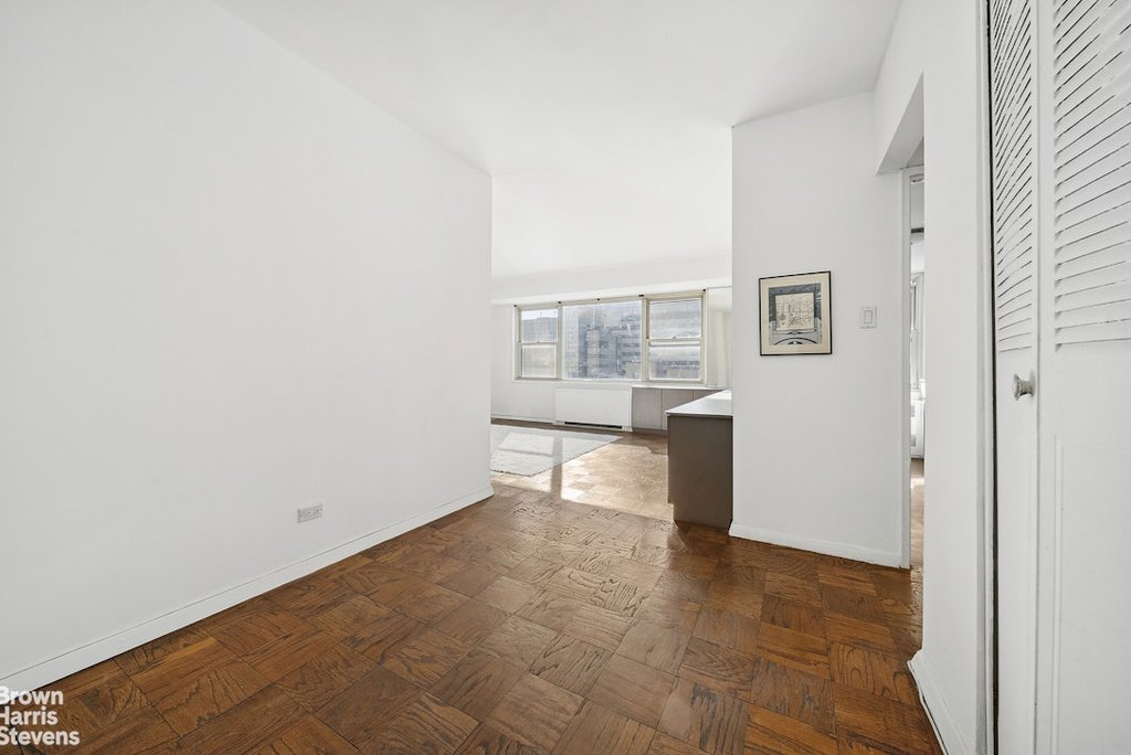420 East 72nd Street, Unit 20C photo 4