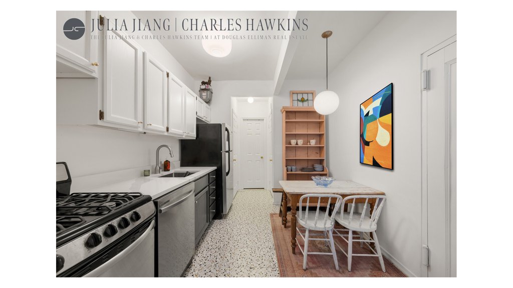 24 Cornelia Street, Unit 2 photo 4