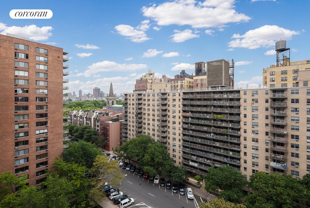 382 Central Park West, Unit 17E