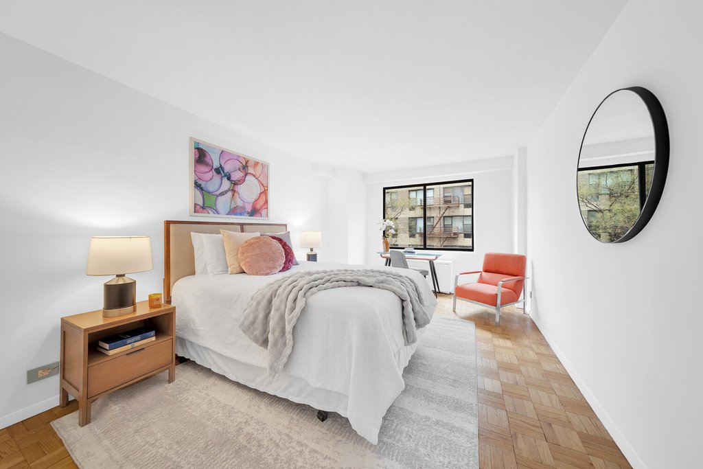 345 East 73rd Street, Unit 5E photo 4
