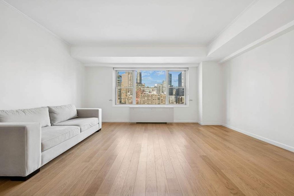 220 East 60th Street, Unit 14J photo 3