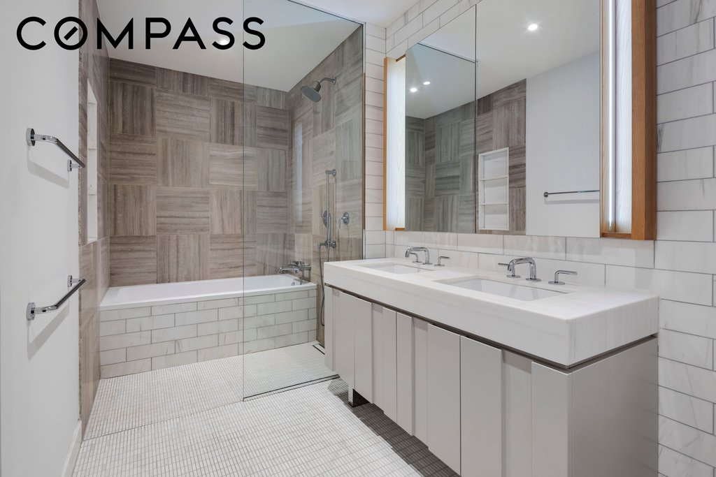 22-18 Jackson Avenue, Unit 719 photo 5