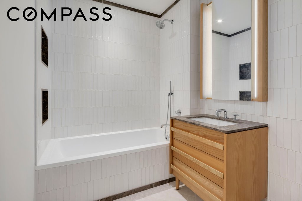 22-18 Jackson Avenue, Unit 719 photo 7