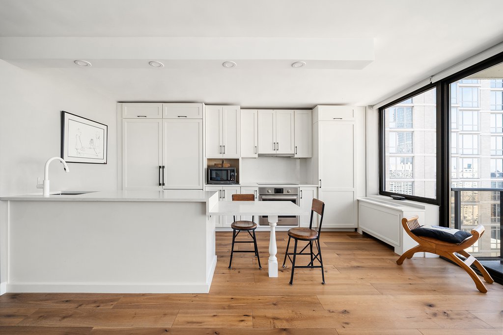 161 West 61st Street, Unit 35E photo 3