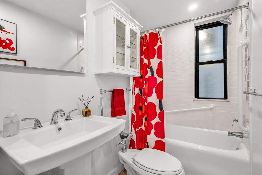 1230 Park Avenue, Unit 6A photo 5