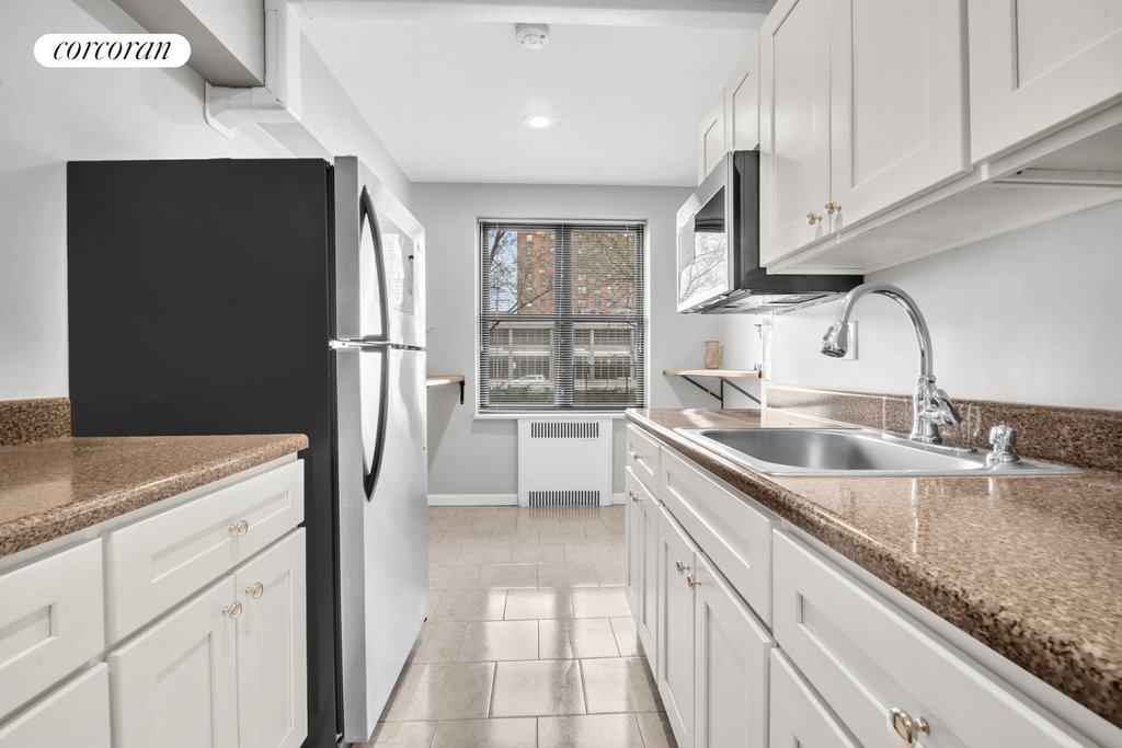 98-120 Queens Boulevard, Unit 1B photo 2