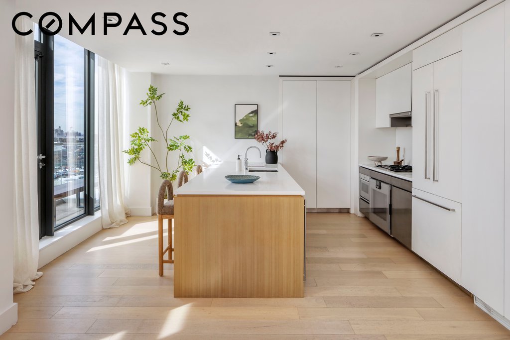 251 1st Street, Unit PH8D