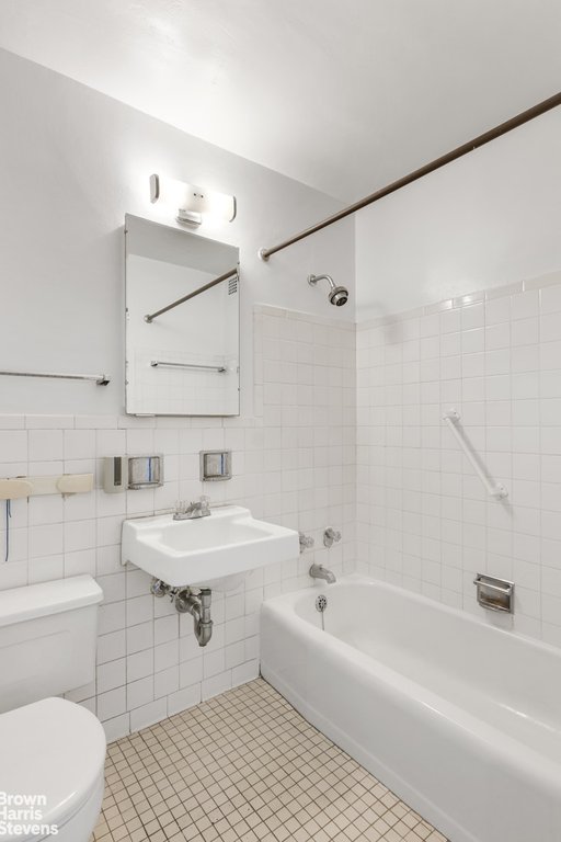 300 East 33rd Street, Unit 2LK photo 17