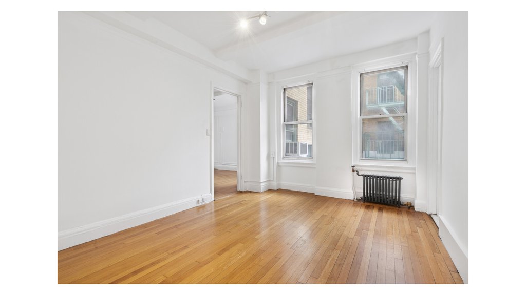 325 West 45th Street, Unit 820 photo 7