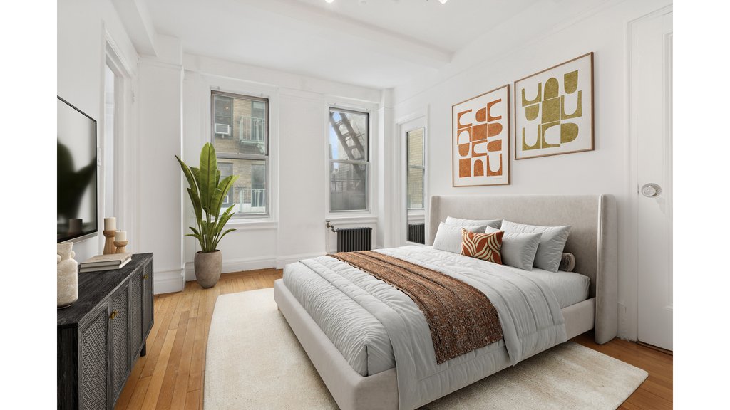 325 West 45th Street, Unit 820 photo 2