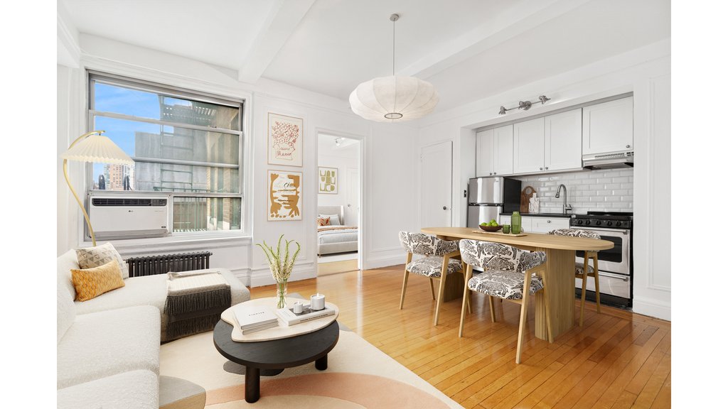 325 West 45th Street, Unit 820