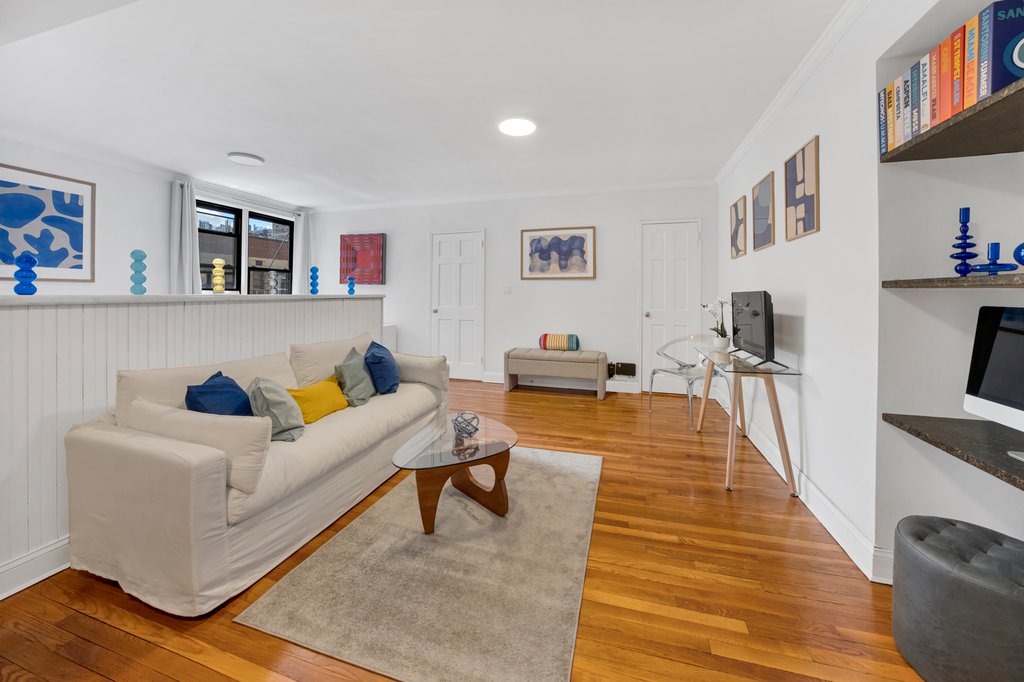 60 East 9th Street, Unit 642