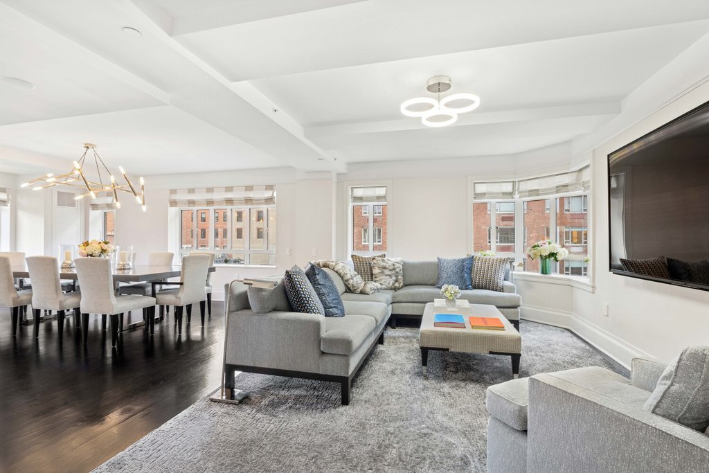 21 East 61st Street, Unit 6E photo 2