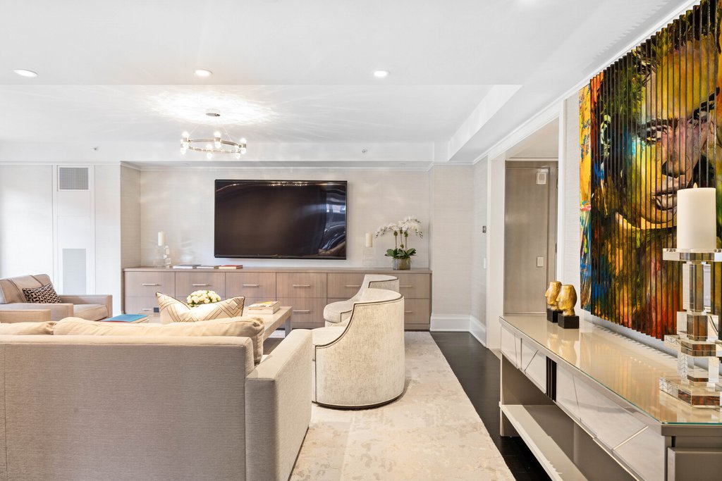21 East 61st Street, Unit 6E photo 4