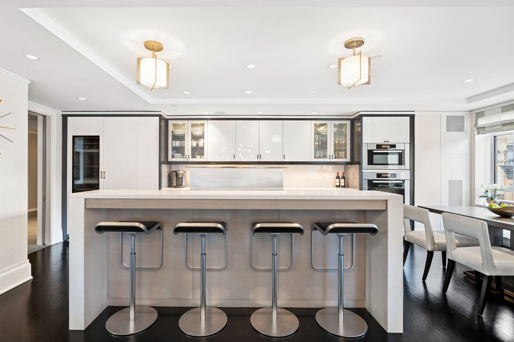 21 East 61st Street, Unit 6E photo 9