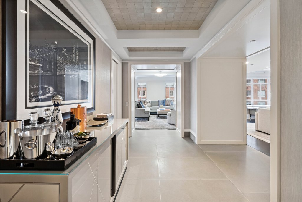 21 East 61st Street, Unit 6E photo 17