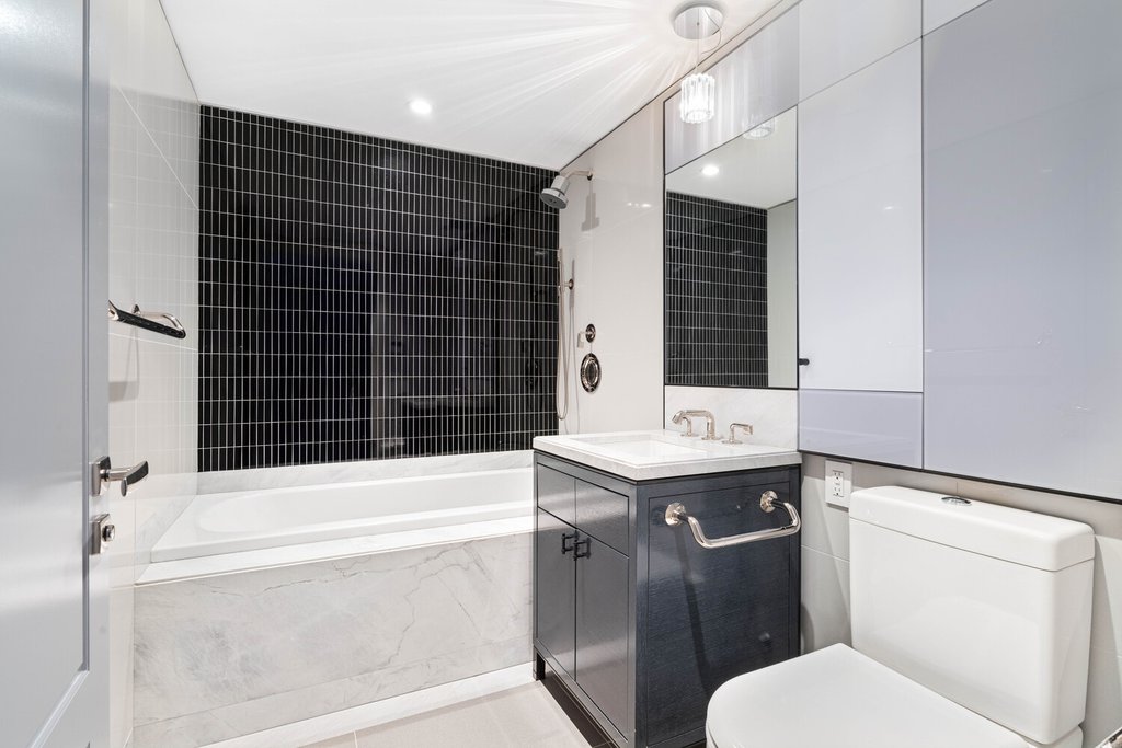 21 East 61st Street, Unit 6E photo 22