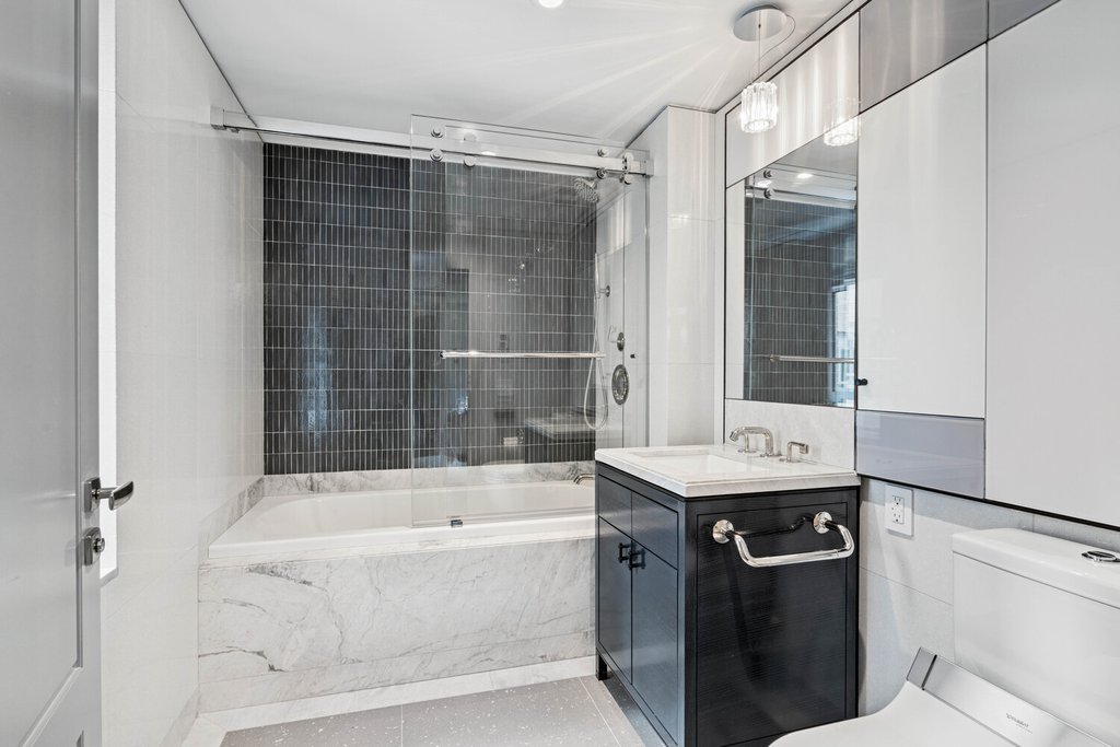 21 East 61st Street, Unit 6E photo 24