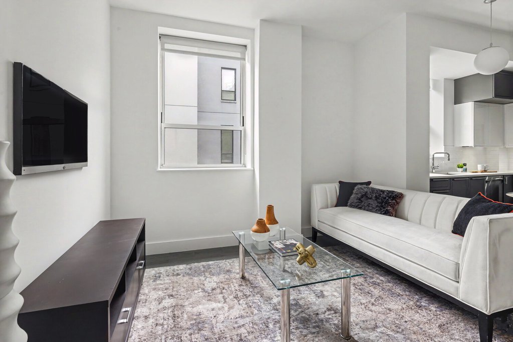 416 West 52nd Street, Unit 611 photo 4
