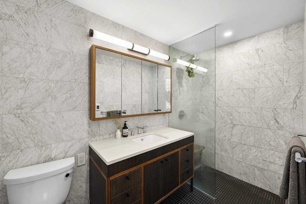 184 Kent Avenue, Unit B612 photo 8