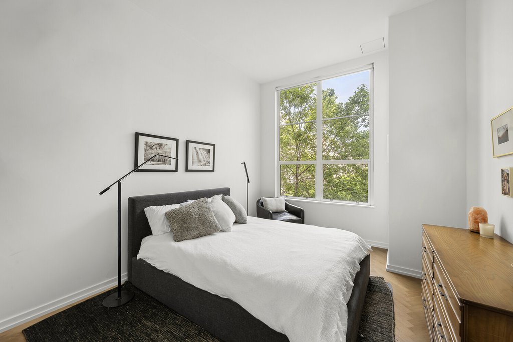 184 Kent Avenue, Unit B612 photo 9