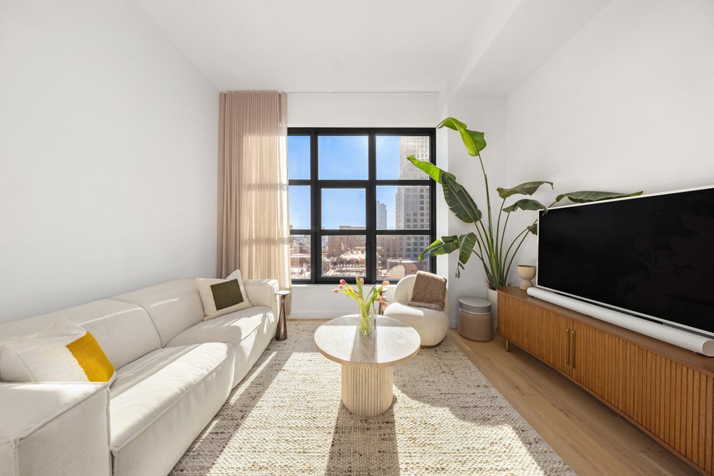 29 Huron Street, Unit 10DE photo 3