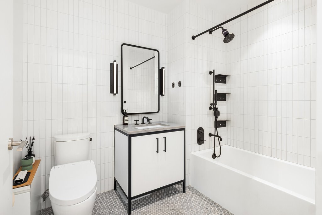 29 Huron Street, Unit 10DE photo 6