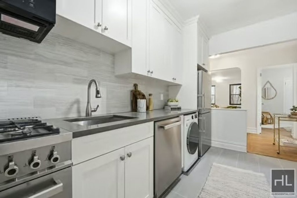 160 East 3rd Street, Unit 2F photo 9