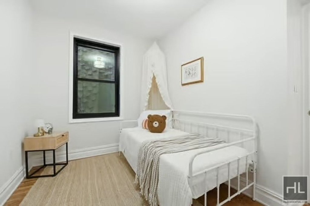 160 East 3rd Street, Unit 2F photo 17