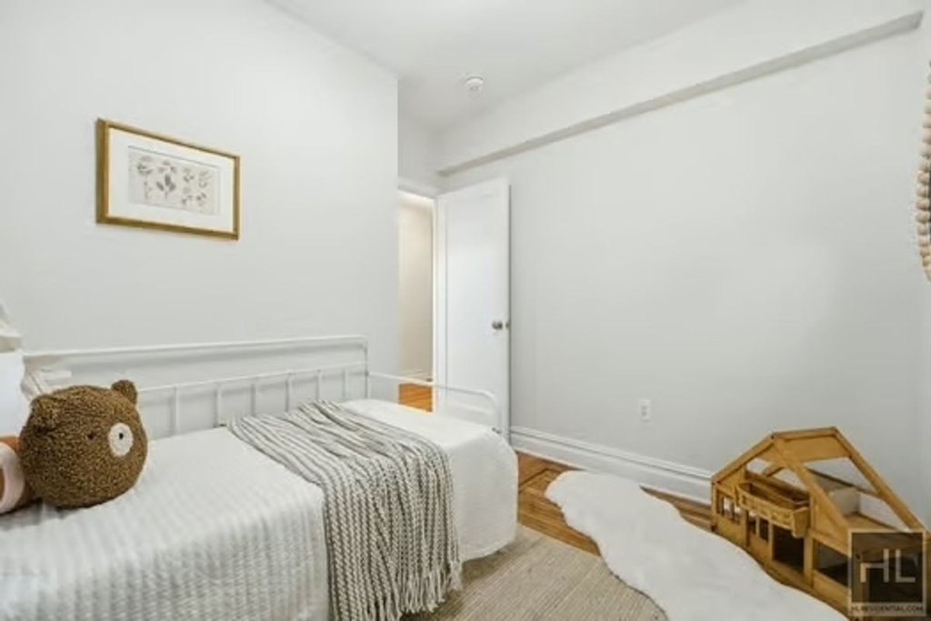 160 East 3rd Street, Unit 2F photo 18