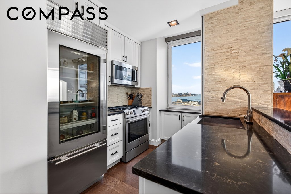 635 West 42nd Street, Unit 23E photo 5