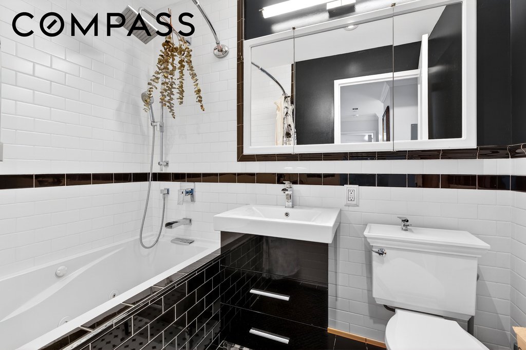 635 West 42nd Street, Unit 23E photo 11