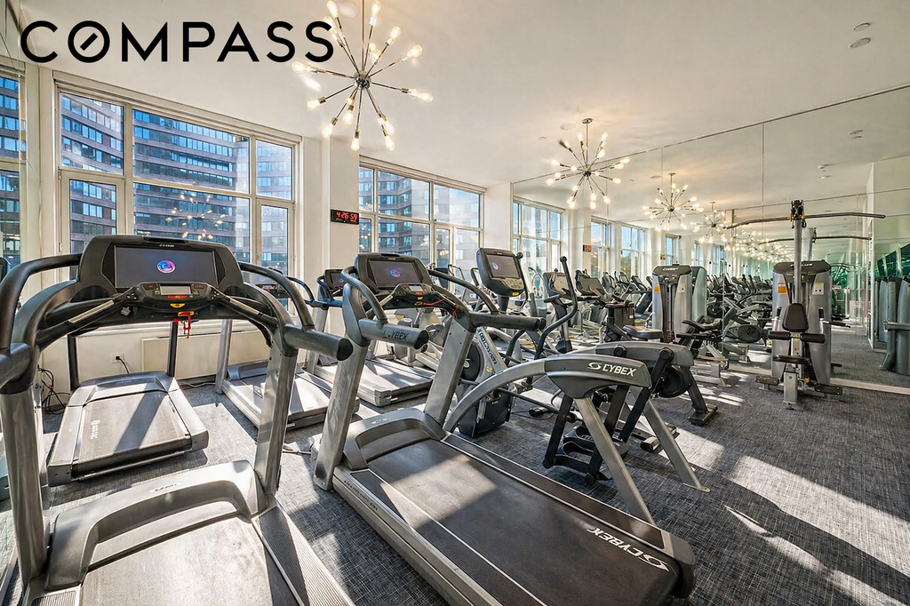 635 West 42nd Street, Unit 23E photo 18