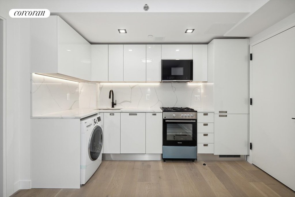 623 Avenue H, Unit 3E photo 3