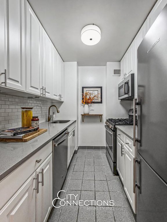 310 East 46th Street, Unit 11D photo 5