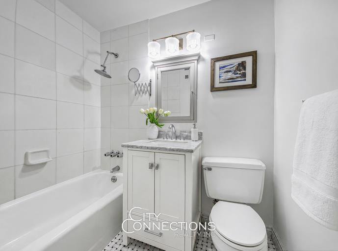 310 East 46th Street, Unit 11D photo 8