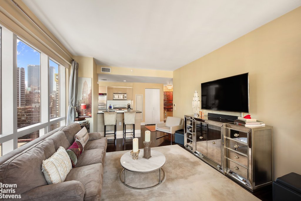 350 West 42nd Street, Unit 23F photo 2