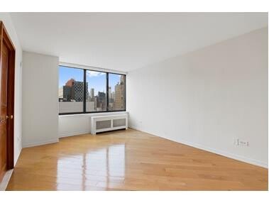 422 East 72nd Street, Unit 32C photo 4