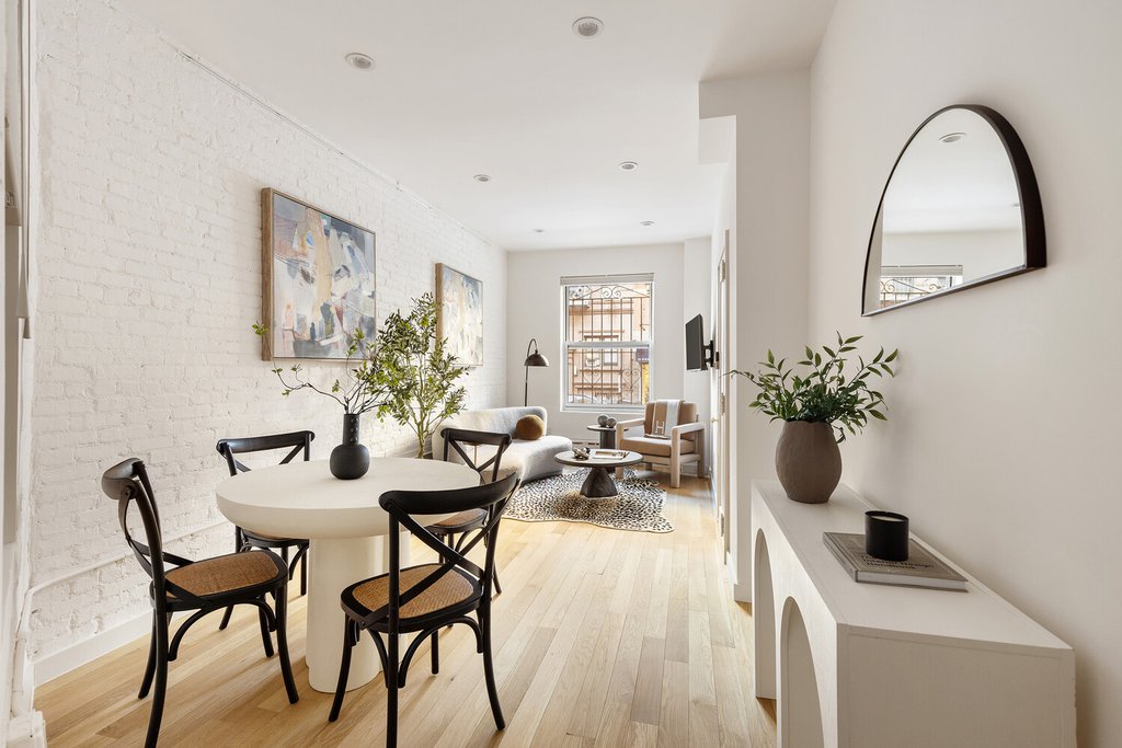 214 West 16th Street, Unit 1W