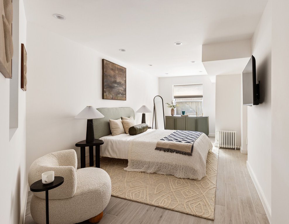 214 West 16th Street, Unit 1W photo 4