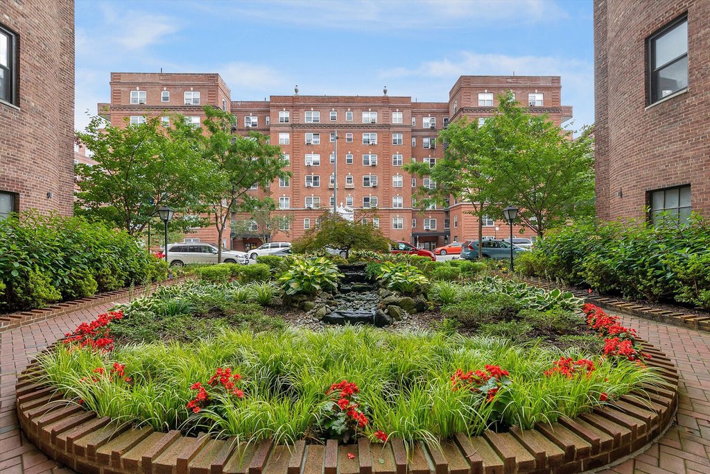 69-10 Yellowstone Boulevard, Unit 210