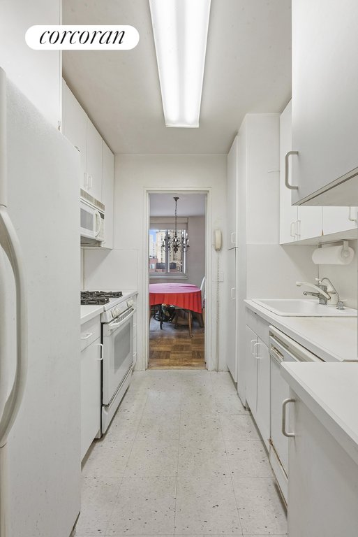 301 East 78th Street, Unit 10E photo 6