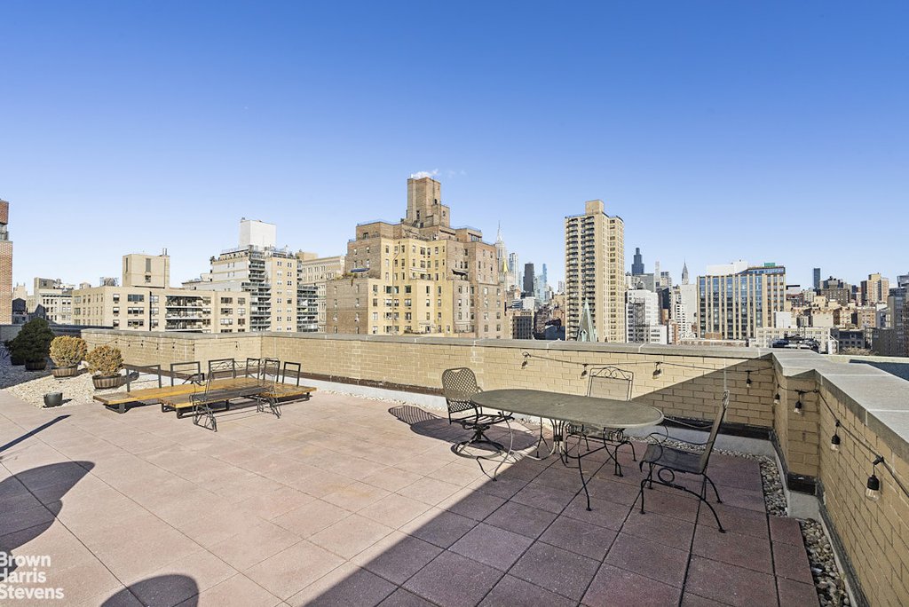 210 East 15th Street, Unit 2D photo 9