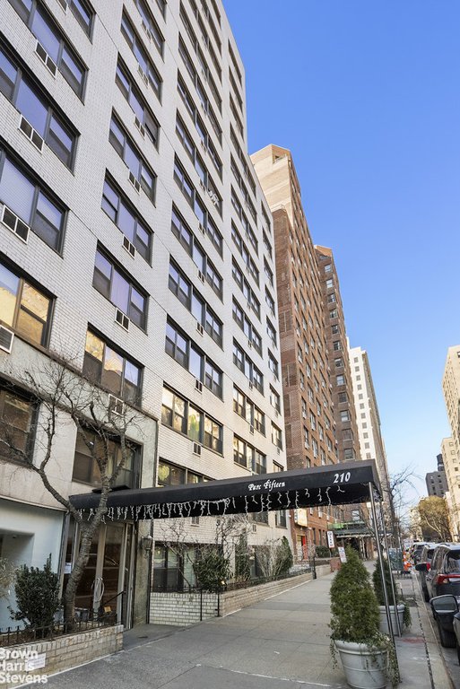 210 East 15th Street, Unit 2D photo 14