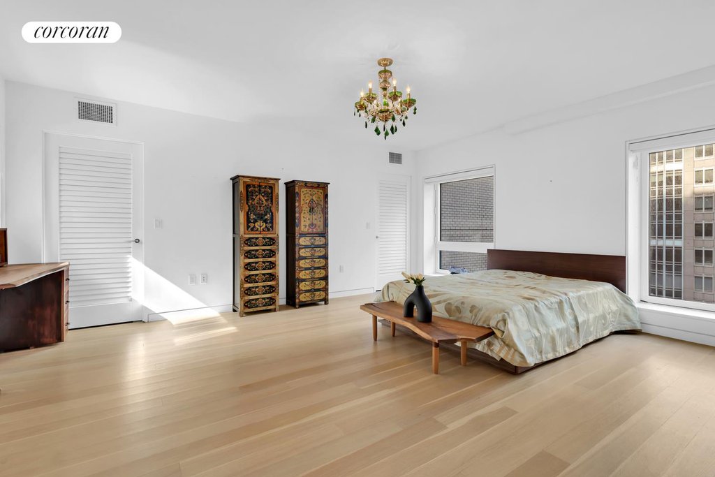 135 West 52nd Street, Unit 27A photo 5