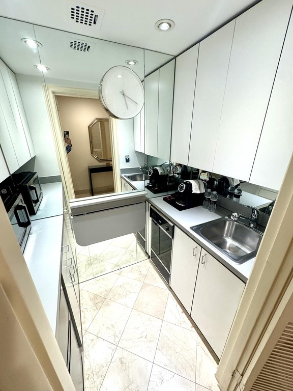 111 East 56th Street, Unit 409 photo 3