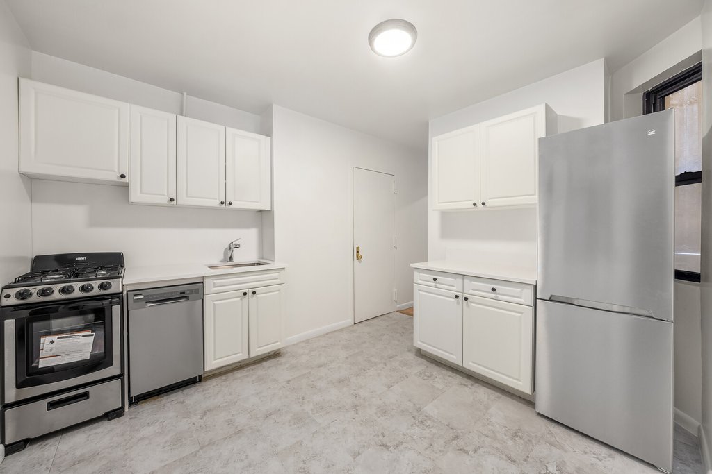 332 East 77th Street, Unit 3 photo 6