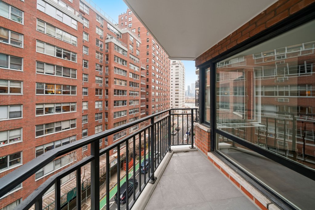 60 Sutton Place South, Unit 7KN photo 8
